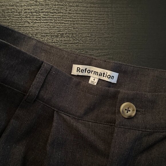 Reformation Pleated Wide-Leg Trousers — Size 4 - Picture 5 of 7